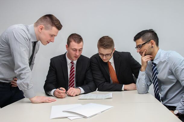 API Specification Q1 Consulting Services